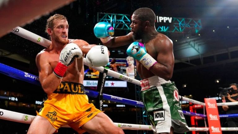 Floyd Mayweather se enfrentó a Logan Paul