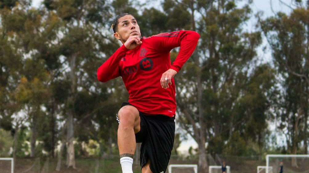 Carlos Salcedo entrenando con el Toronto FC de la MLS