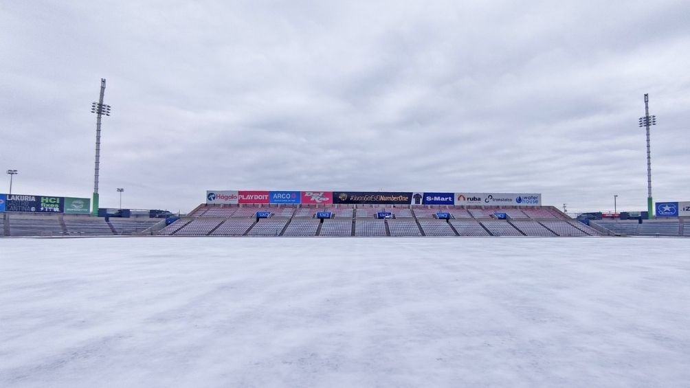 El Estadio Olímpico repleto de nieve