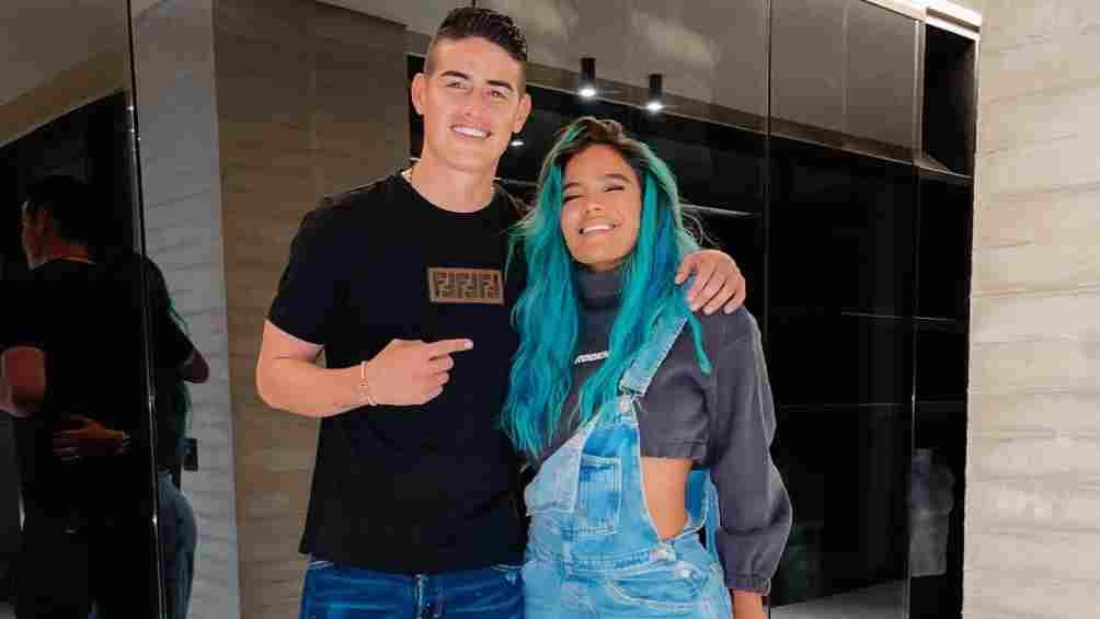 James Rodríguez y Karol G en una reunión 