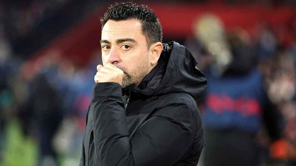 Xavi Hernández dirigiendo al Barcelona en partido de LaLiga