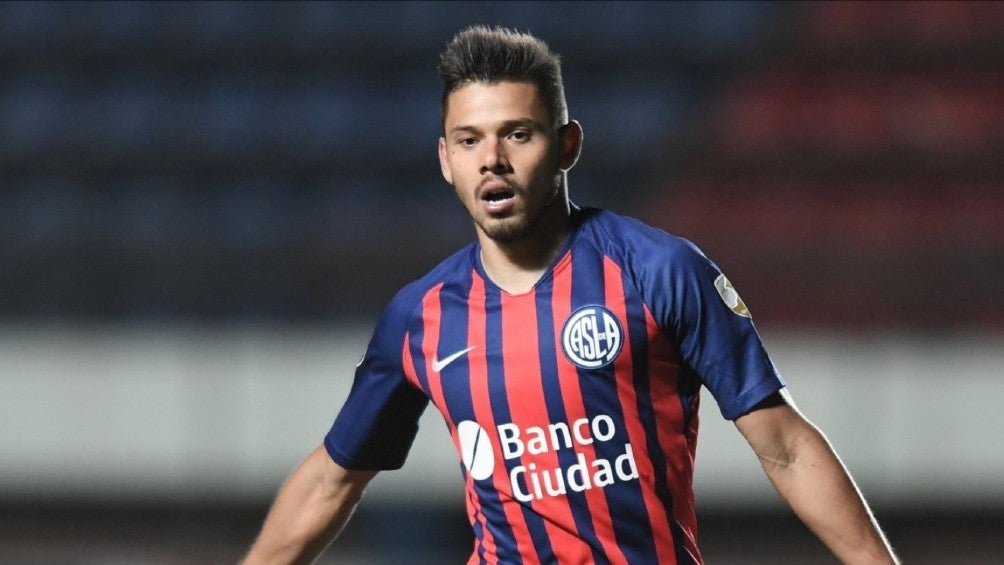 Ángel Romero durante un partido con San Lorenzo