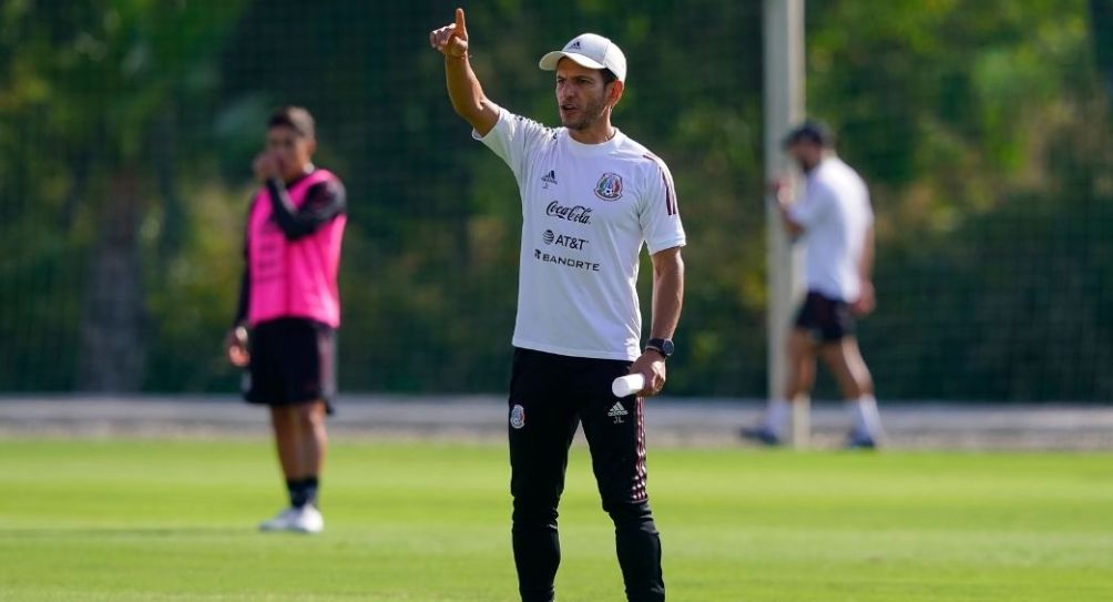 Jaime Lozano entrenando a la Sub 23