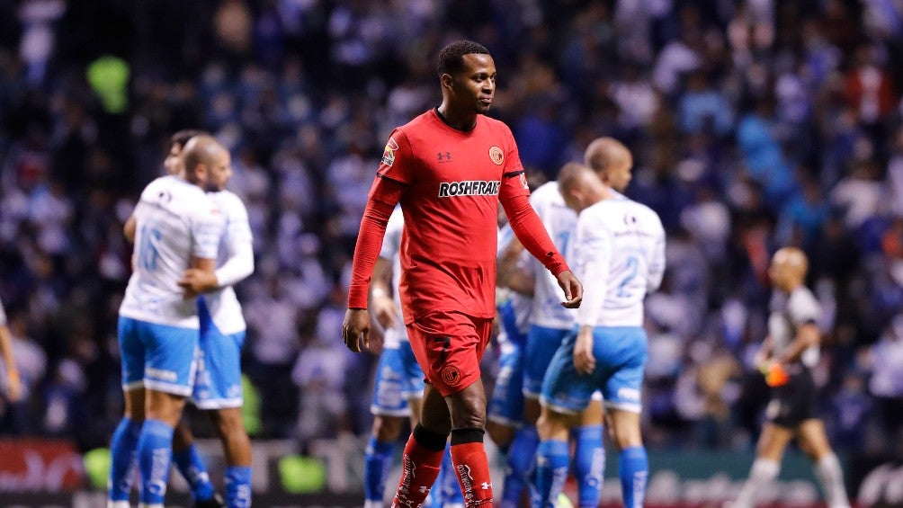 Michael Estrada durante un partido con Toluca