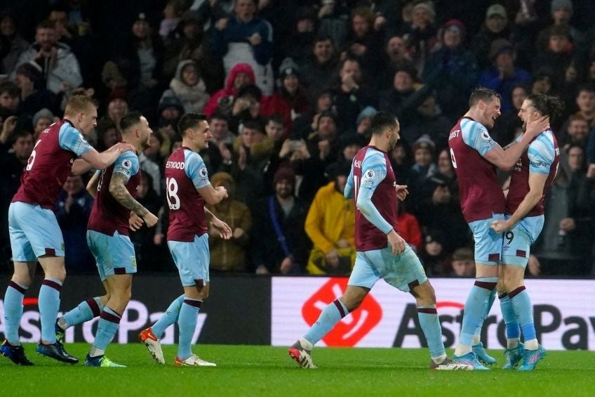 Jugadores del Burnley celebrando el empate