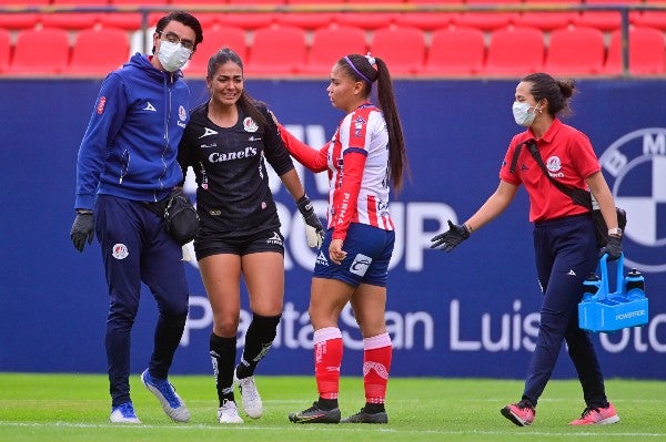 Stefani Jiménez sale del San Luis vs Toluca