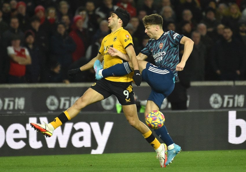 Raúl Jiménez en el partido entre Arsenal y Wolverhampton