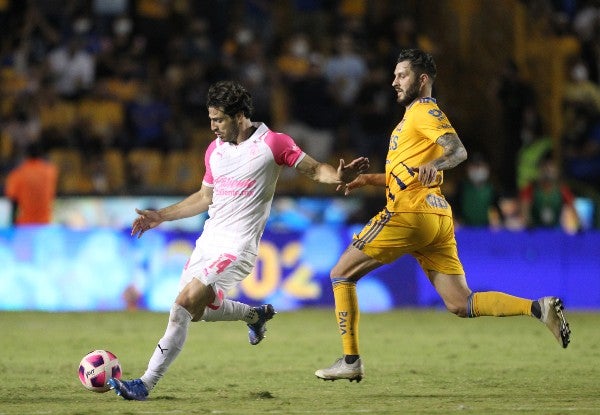 Antonio 'Pollo' Briseño durante partido