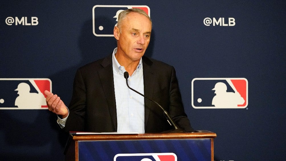 El comisionado de la MLB Rob Manfred durante una rueda de prensa