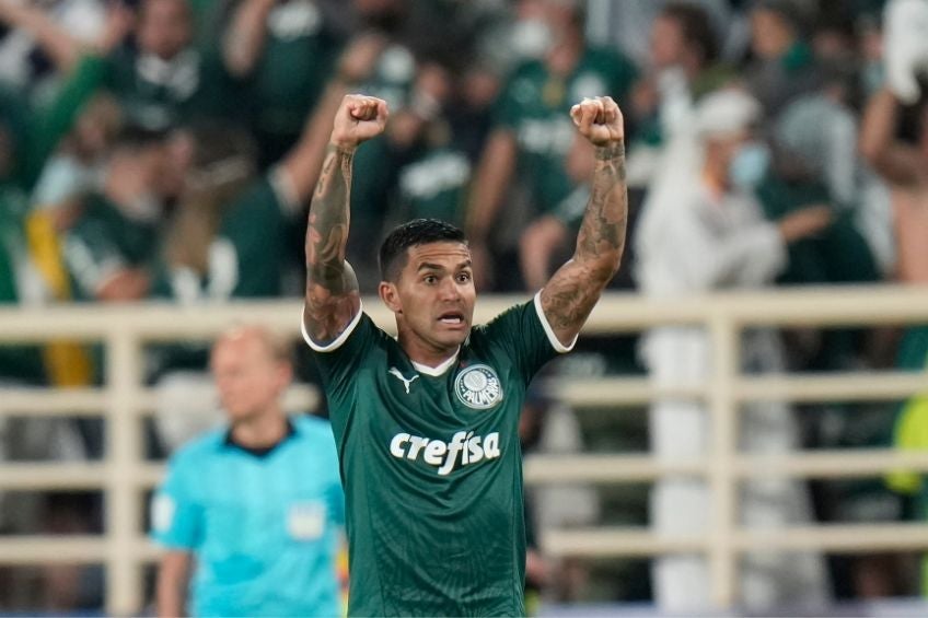 Rony, jugador de Palmeiras, festejando la victoria