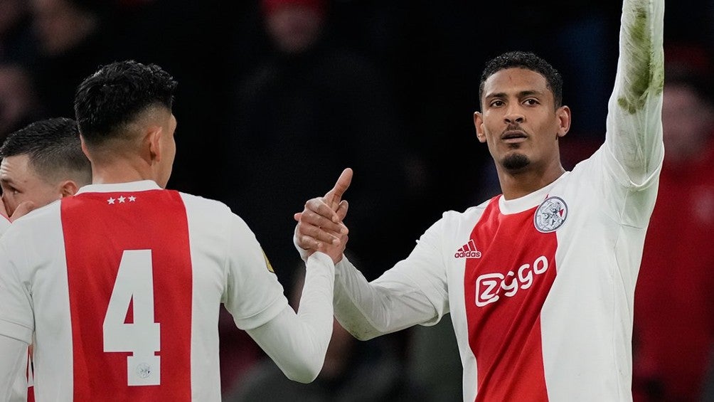 Edson Álvarez: Ajax goleó al Twente con hat-trick de Sebastien Haller