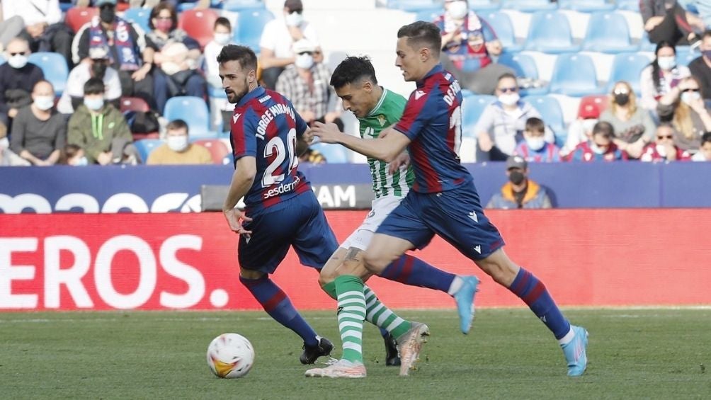 Betis superó a un débil Levante