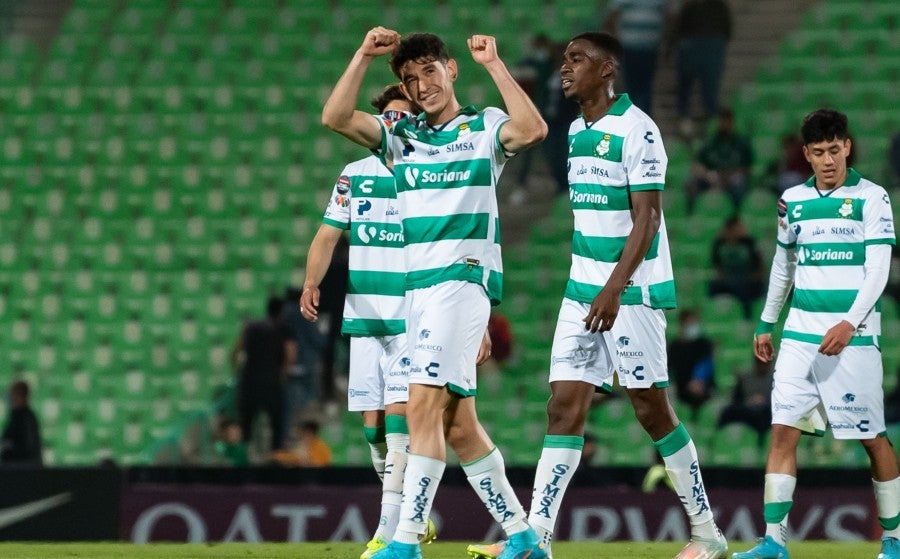 Alberto Ocejo celebra triunfo ante Montreal