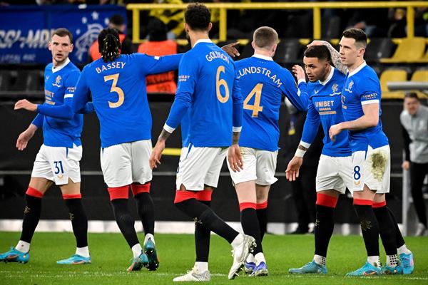 Jugadores del Rangers, en festejo de gol