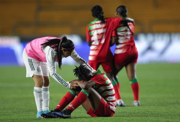 Jacqueline Ovalle y Shamaira Stekkinger, durante el partido 