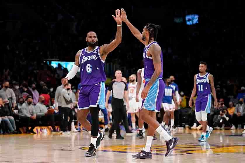 Los Angeles Lakers son novenos en la Conferencia Oeste 