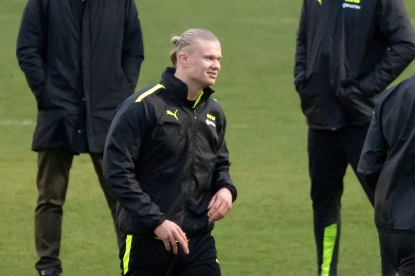 Erling Haaland entrenando con el Dortmund