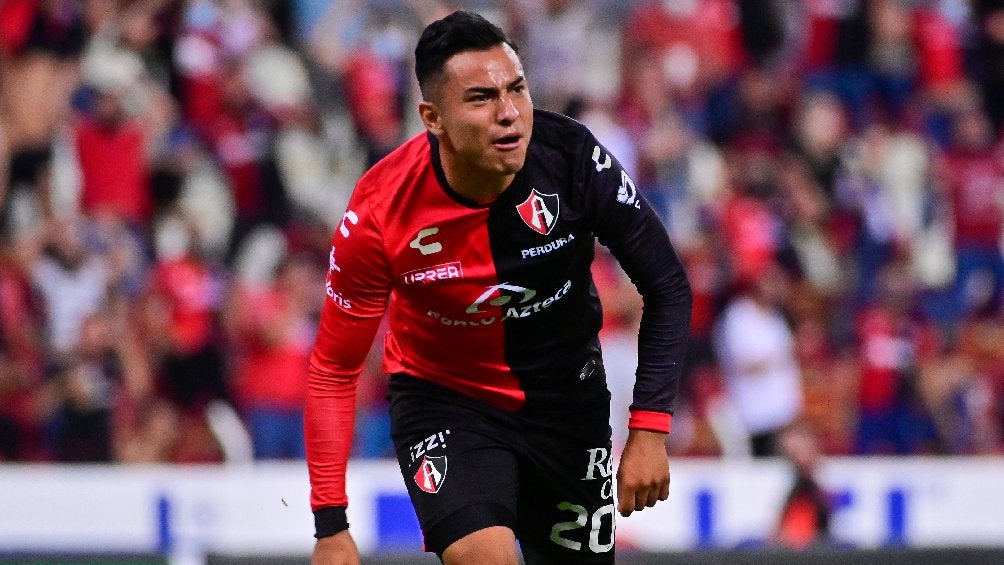 Jairo Torres festejando gol con Atlas en partido de la Liga MX