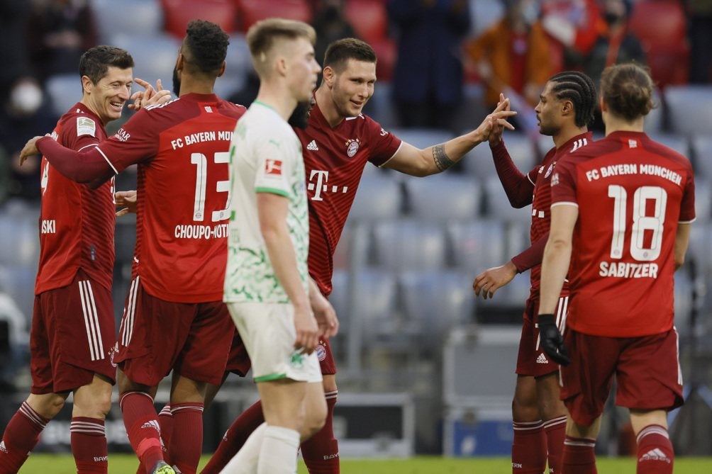 Lewandoski celebró su segunda anotación, para el 3-1