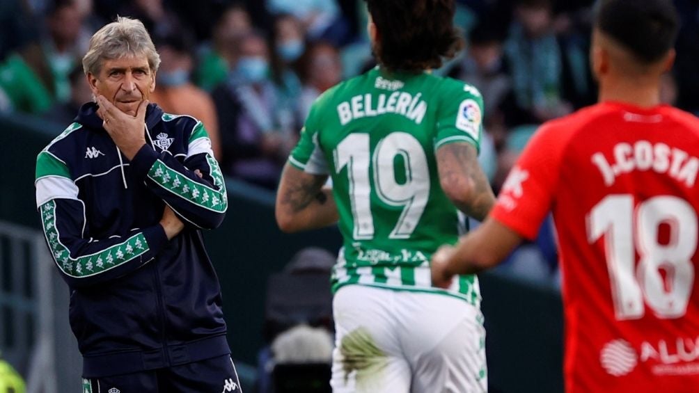 Pellegrini observa el partido