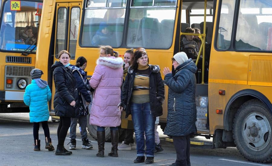 Evacuación de mujeres y niños de Donetsk