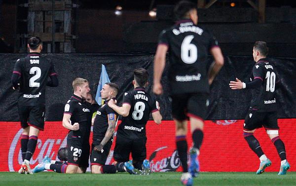 Jugadores del Levante en festejo 