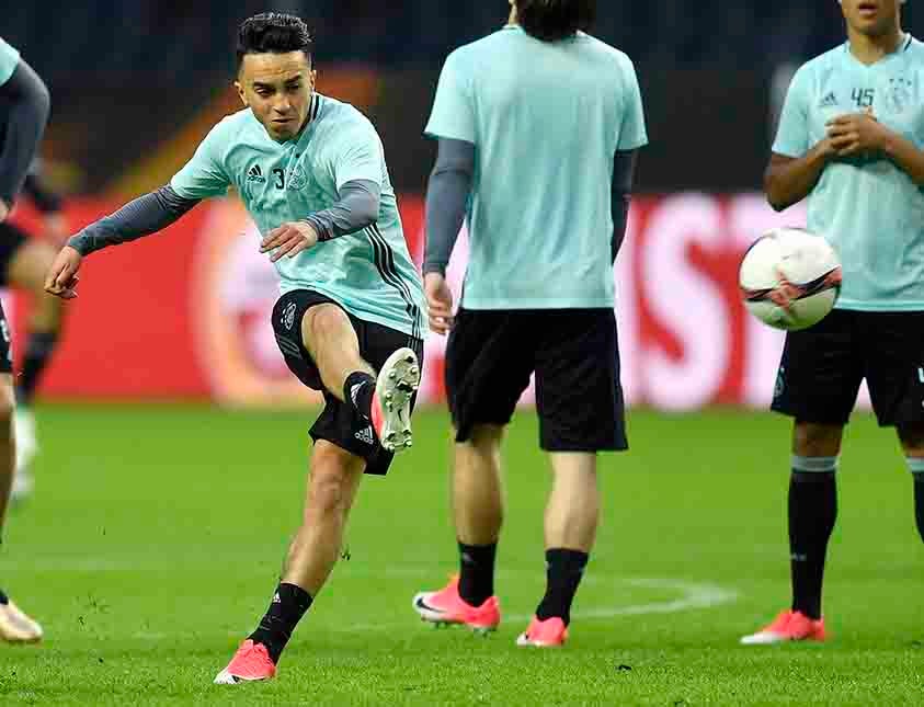 Abdelhak Nouri, antes de disputar un partido con el Ajax