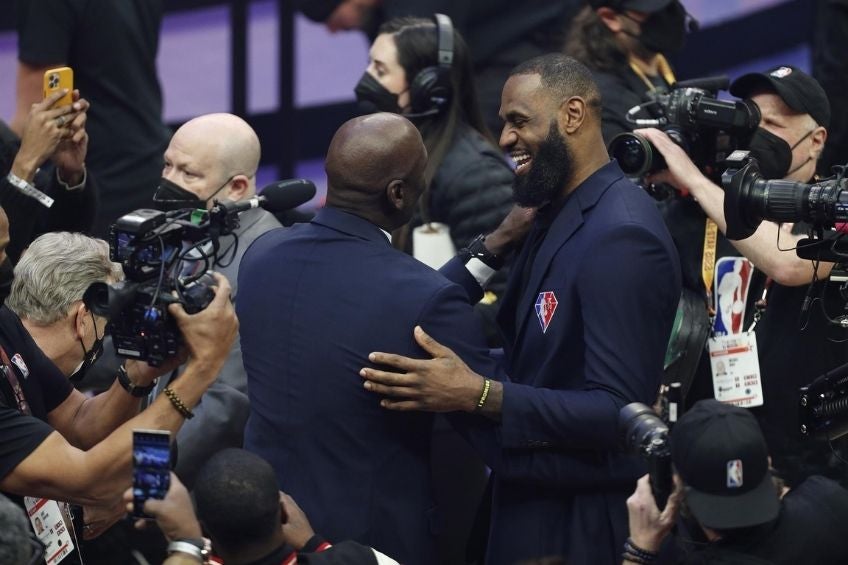 Michael Jordan y LeBron James previo al homenaje