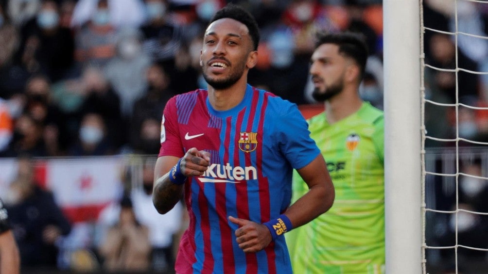 Aubameyang festejando gol con el Barcelona