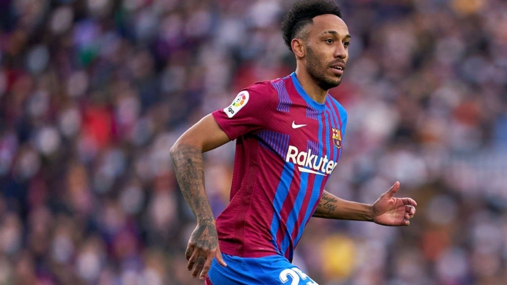 Aubameyang jugando partido de la LaLiga con el Barcelona