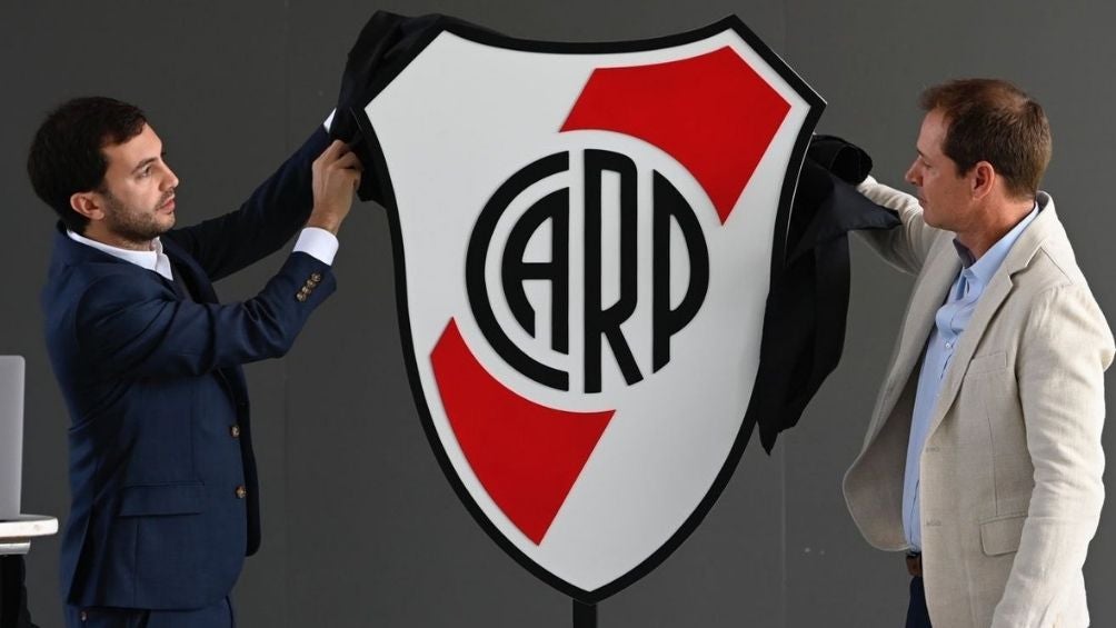 River Plate presentó su nuevo escudo