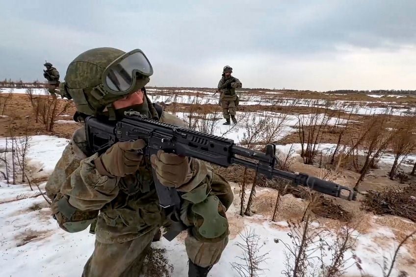 Marines rusos en maniobras con el ejercito de Bielorrusia