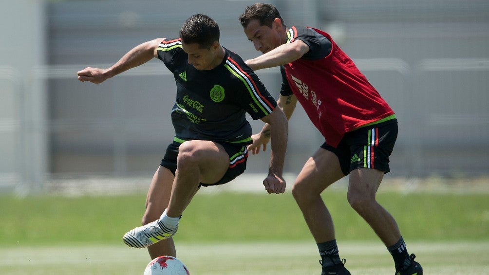 Andrés Guardado sobre Chicharito Hernández: 'No tengo ningún problema con él'