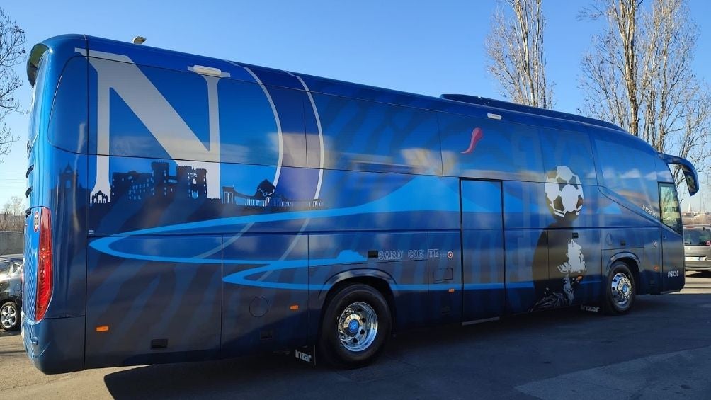 Autobús en el que viajará el Napoli