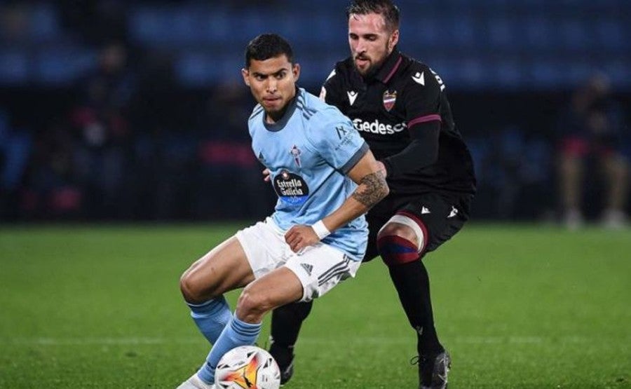 El Maguito en el juego ante el Levante