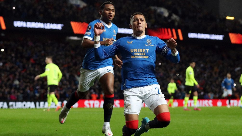 Tavernier festejando gol con Rangers ante Borussia Dortmund