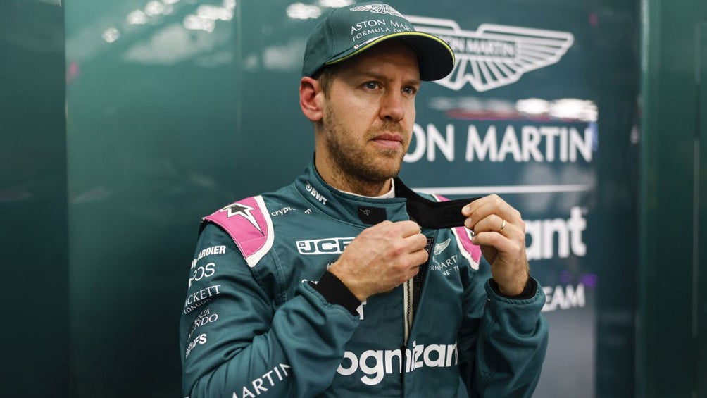 Sebastian Vettel tras una carrera con Aston Aston 