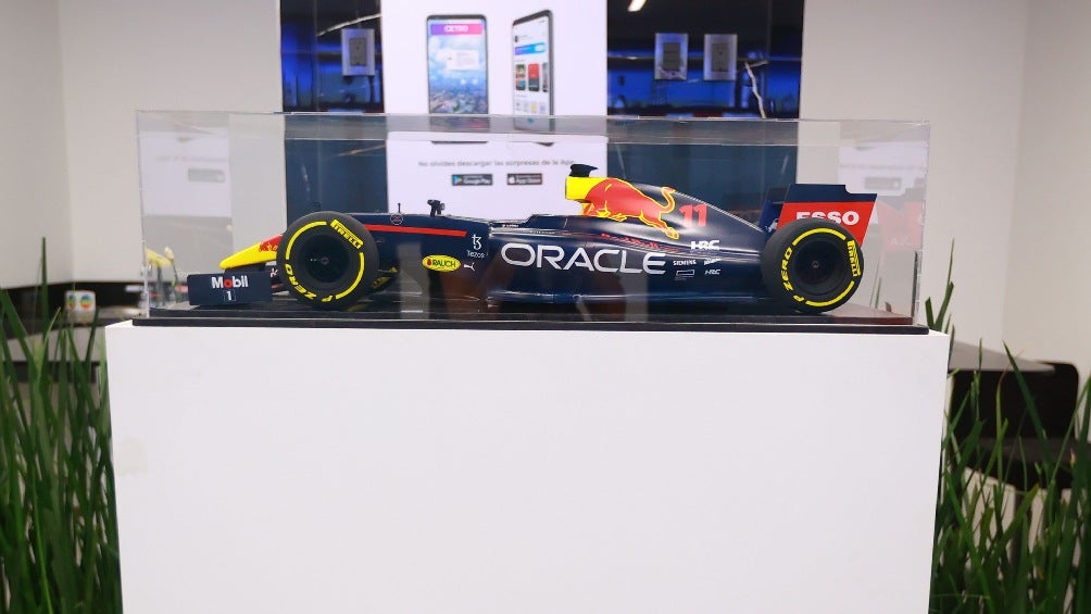 Monoplaza de Red Bull a escala exhibido en la exposición F1 México GP