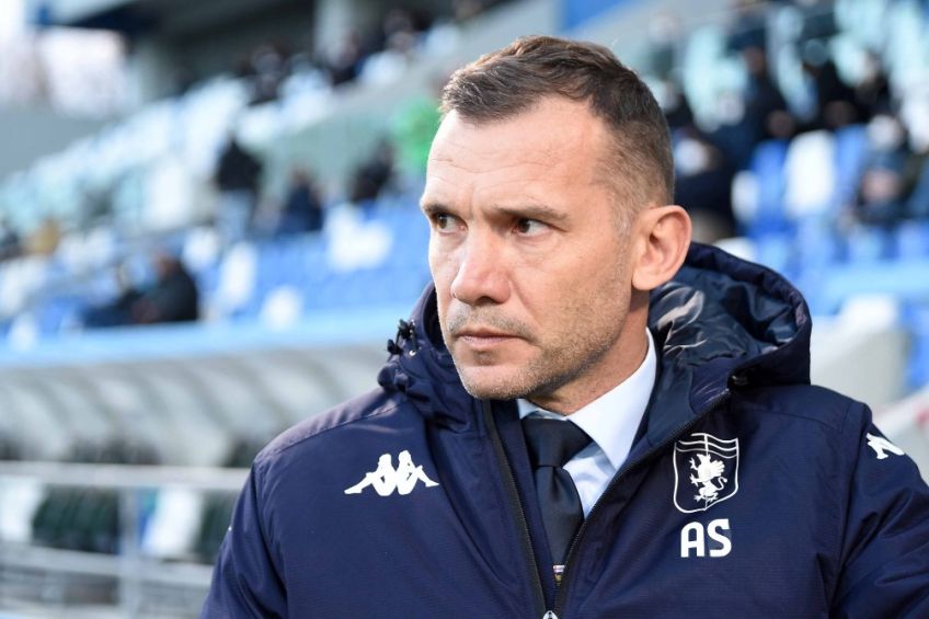 Shevchenko como DT del Genoa, en Serie A