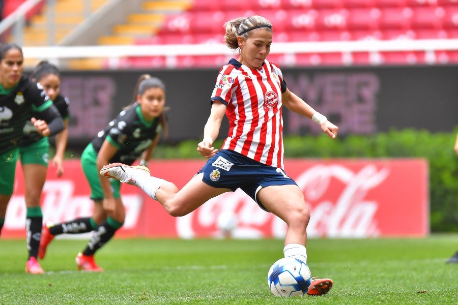 Alicia Cervantes durante un partido con Chivas