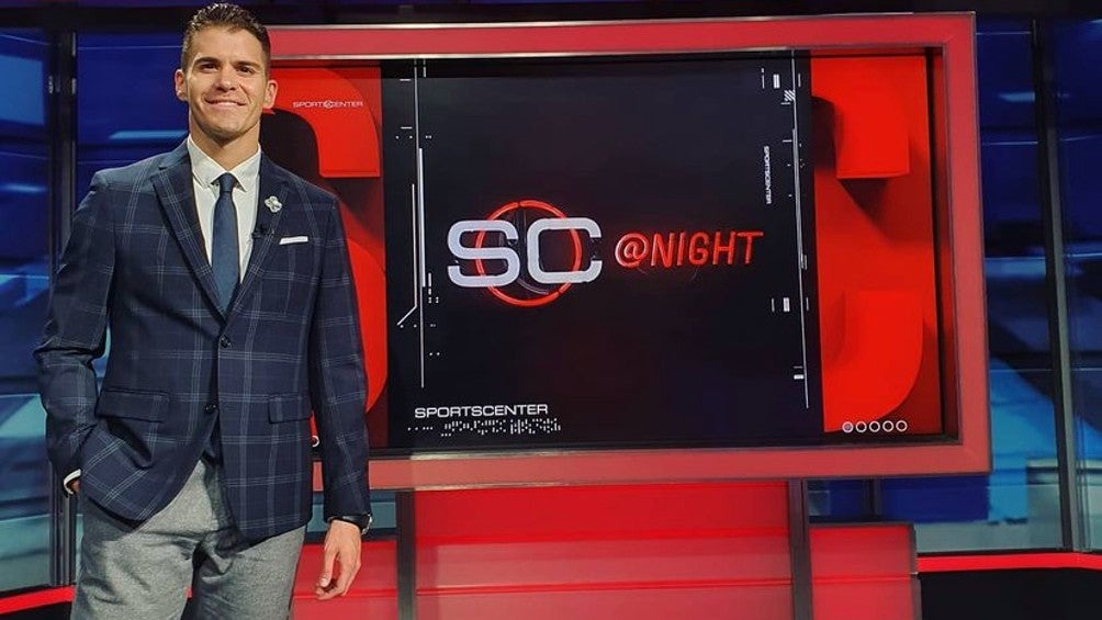 Sergio Dipp conduciendo programa de SportsCenter en ESPN