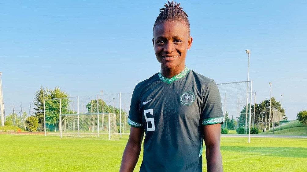 Uchenna Kanu tras jugar partido con la Selección de Nigeria Femenil