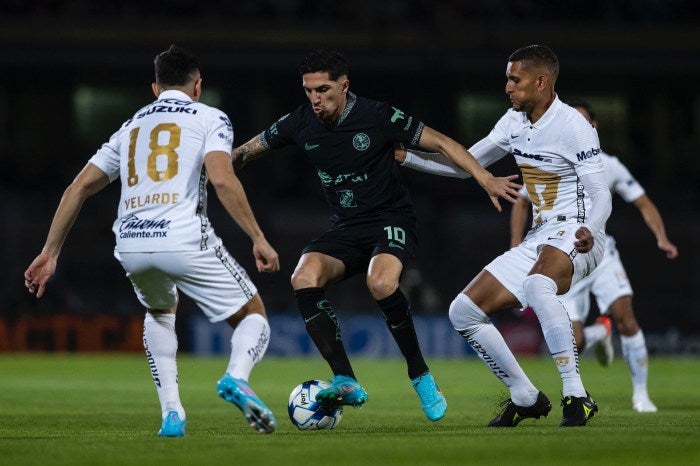 Acción en el Pumas vs América