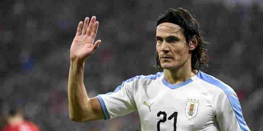 Cavani en un partido con la Selección de Uruguay 