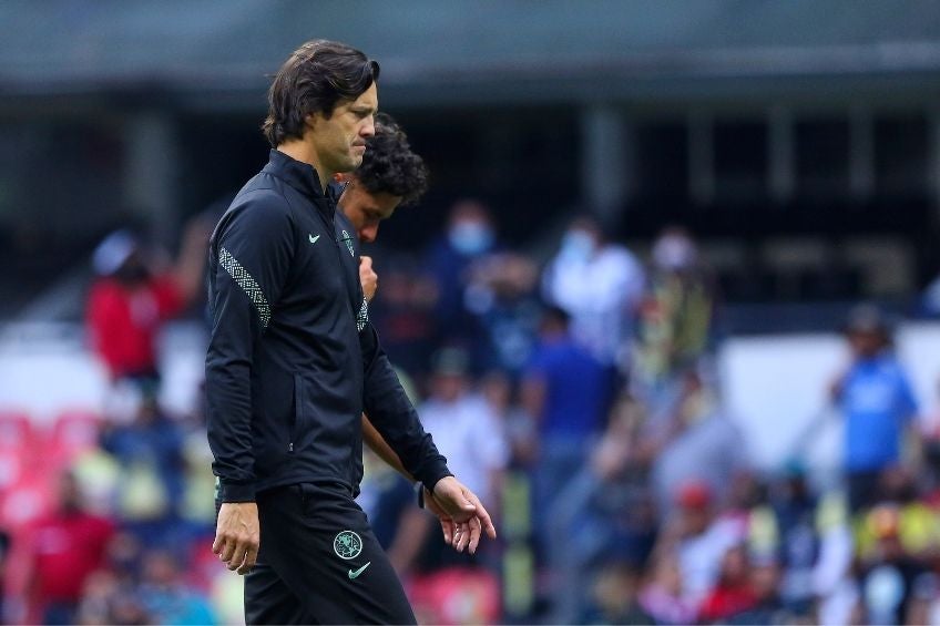 Santiago Solari lamentando la derrota