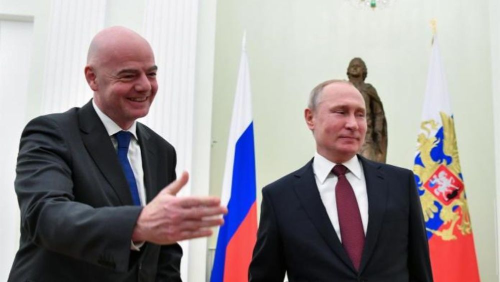 El presidente de la FIFA Gianni Infantino con el presidente ruso Vladimir Putin