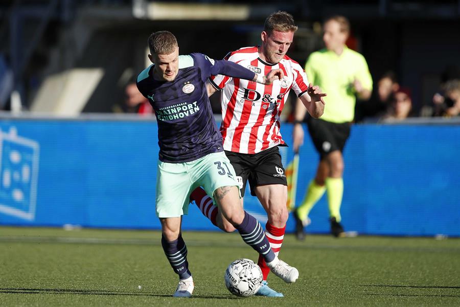 El PSV se acerca al liderato 