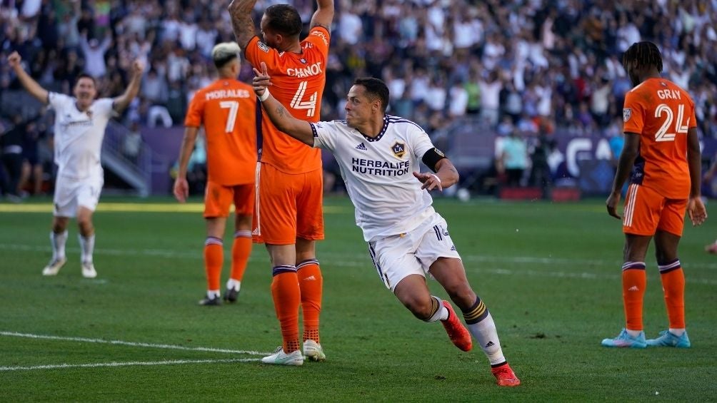 Chicharito festeja su gol ante el NYCFC