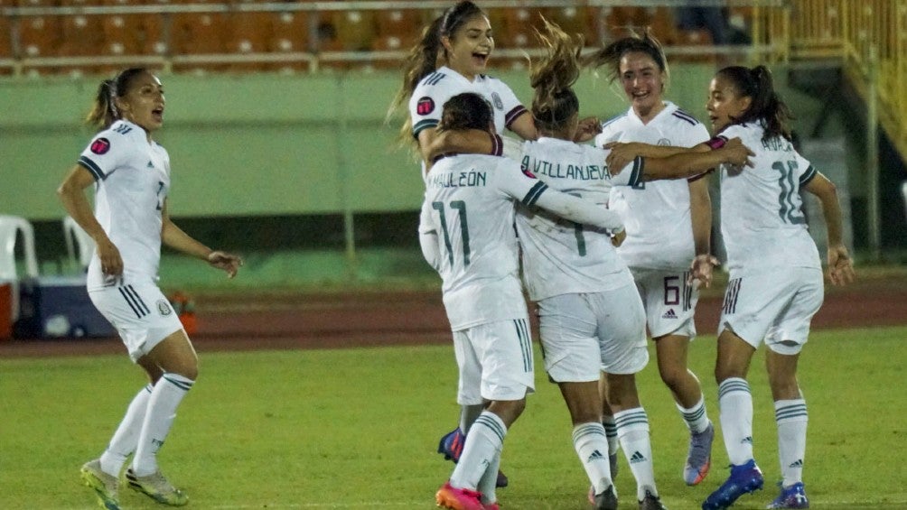 Selección Mexicana Femenil Sub 20 festeja