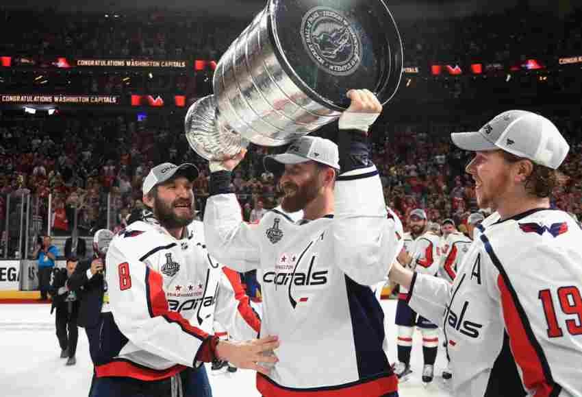 Alex Ovechkin, jugador de hockey ruso pidió el fin de la guerra 